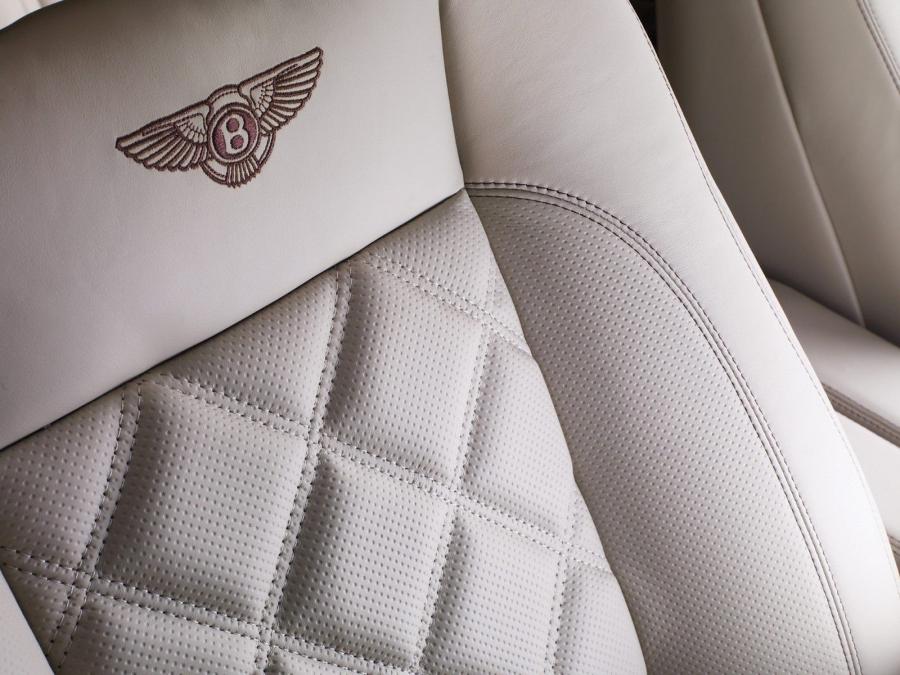 Детали интерьера Bentley Arnage Final Series 2008 года  (фото 12 из 19)